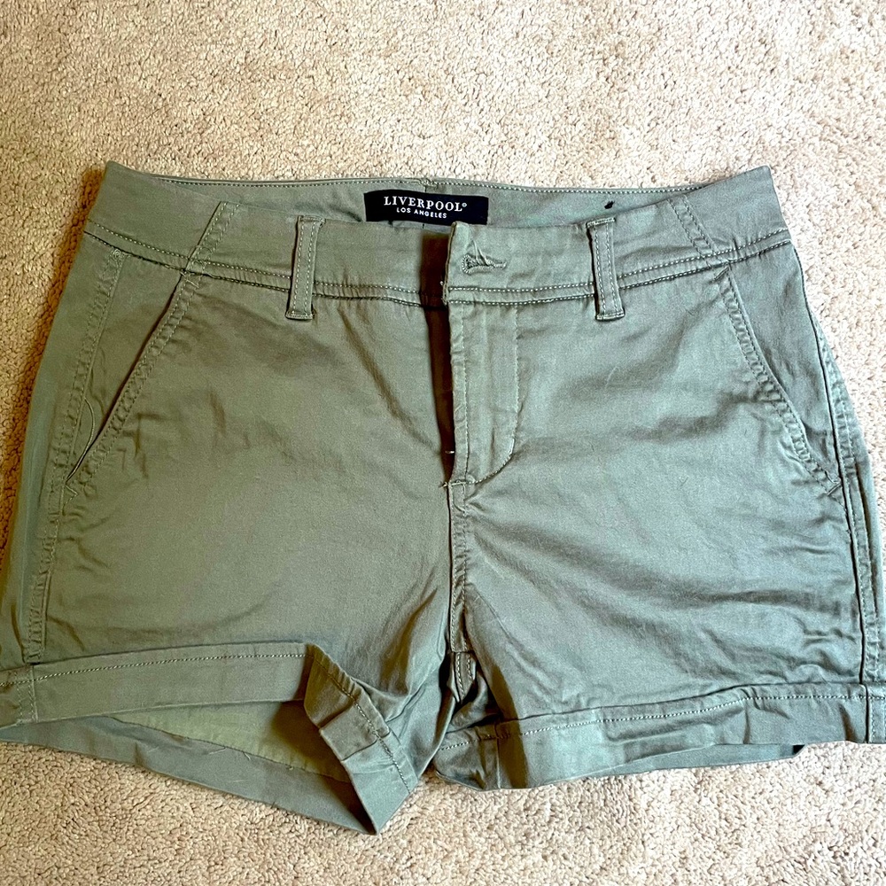 Liverpool Johnny shorts size 4